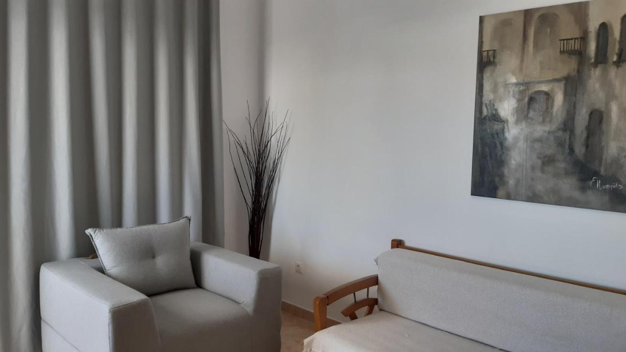 Matilda Milos - Cycladic Living Apartamento Triovasálos Exterior foto