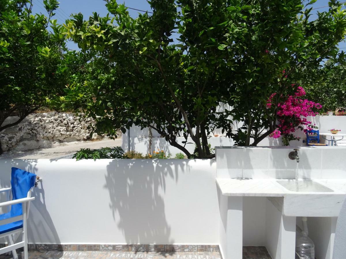 Matilda Milos - Cycladic Living Apartamento Triovasálos Exterior foto